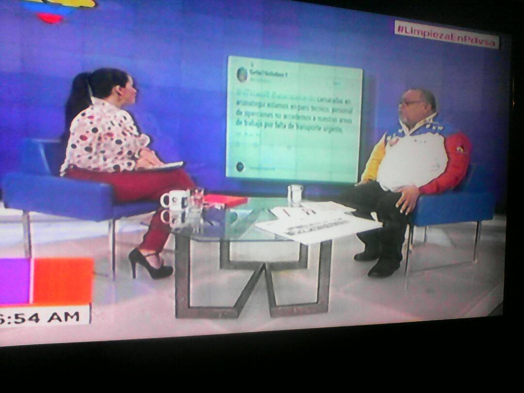 gabelorangel's tweet photo. Nuestro camarada @pdvsawillrangel en @VTVcanal8 entrevistas con el sector petrolero, ahora trabajando de la mano con @MQuevedoF 
Cuente con todo nuestro equipo @sutpmcu para seguir llevando beneficios a nuestros trabajadores de la industria #PetrolerosLealesConMaduro https://t.co/rKguRGfKsP