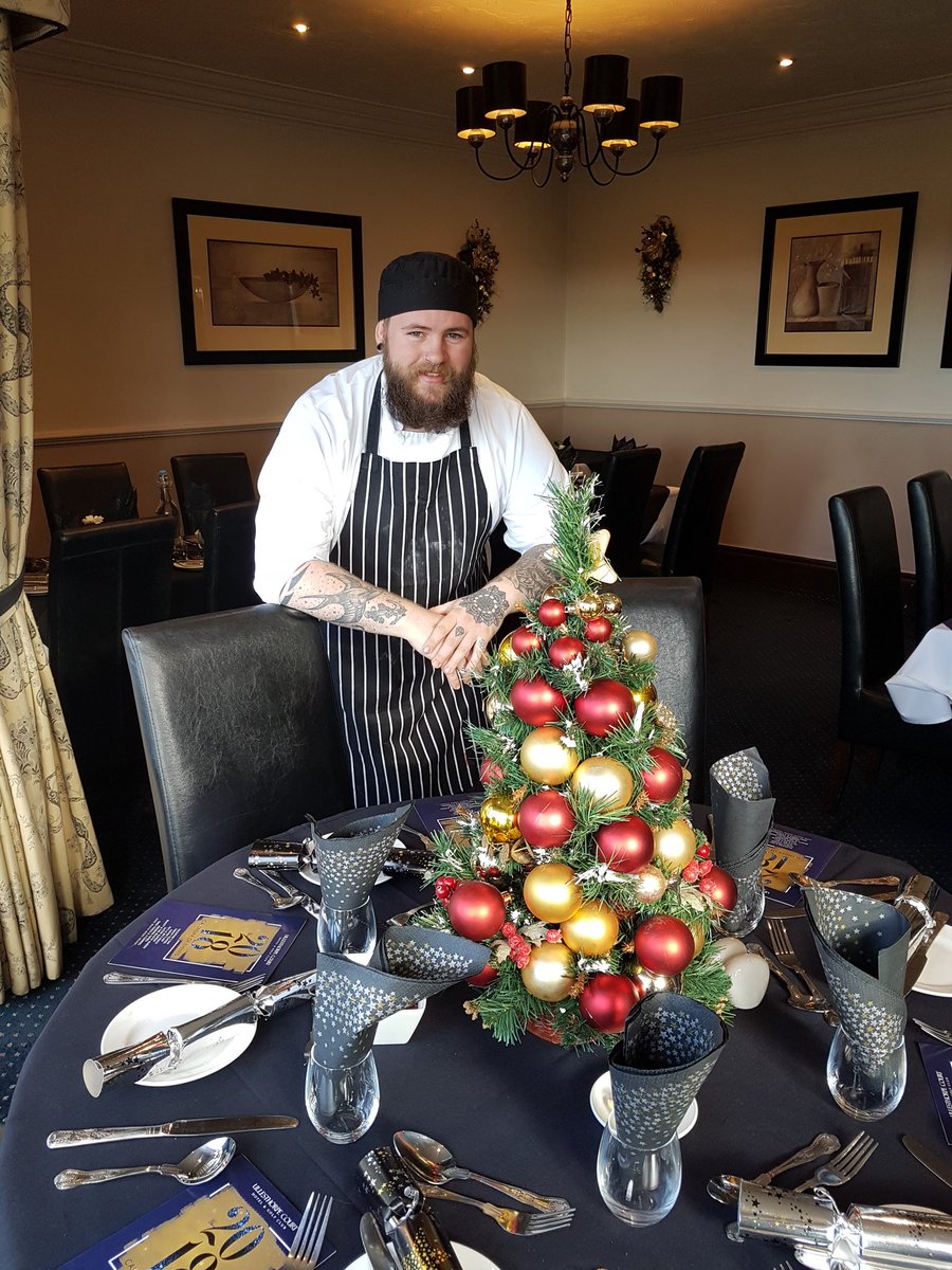 BWUllesthorpe's tweet photo. Ullesthorpe Court is all ready for it's first Christmas cracker lunch. #christmas is nearly here #Christmas2017 #Turkey #mincepies https://t.co/2QuCt5o2W8