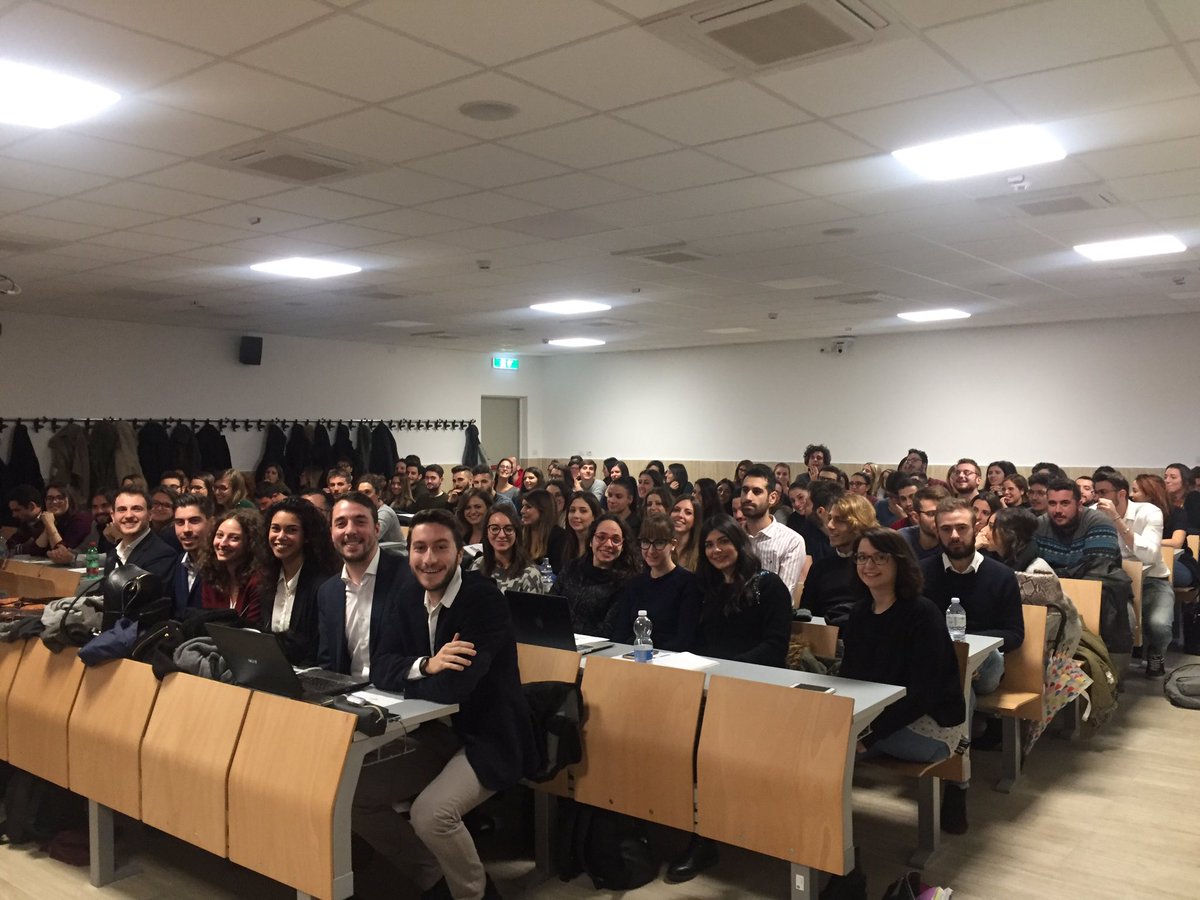 Fedececco's tweet photo. #cmc2017 Buona la prima! Complimenti ai gruppi che hanno presentato oggi. Si continua la prossima settimana... @m_vernuccio https://t.co/rN7caVfnKU