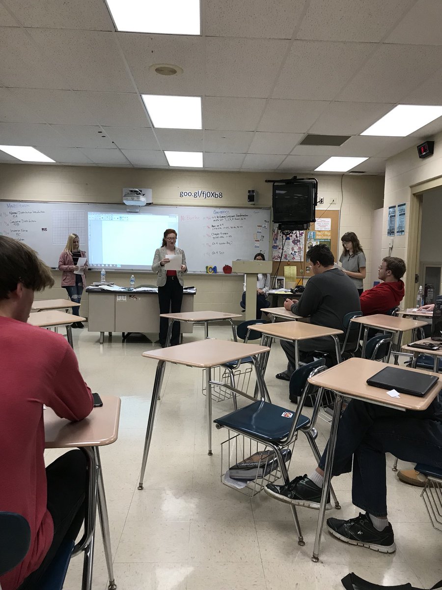 B2mathKFHS's tweet photo. IB Psych students running an experiment in math studies class. @KFhsib #crosscurriculum #WeAreFirebirds https://t.co/OC3rGXyUBY