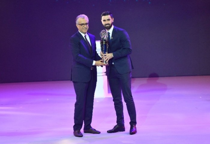 👏🇸🇾  مبروك لمهاجم المنتخب السوري عمر خريبين الفوز بجائزة أفضل لاعب في آسيا لعام ٢٠١٧

#AFCAwards2017