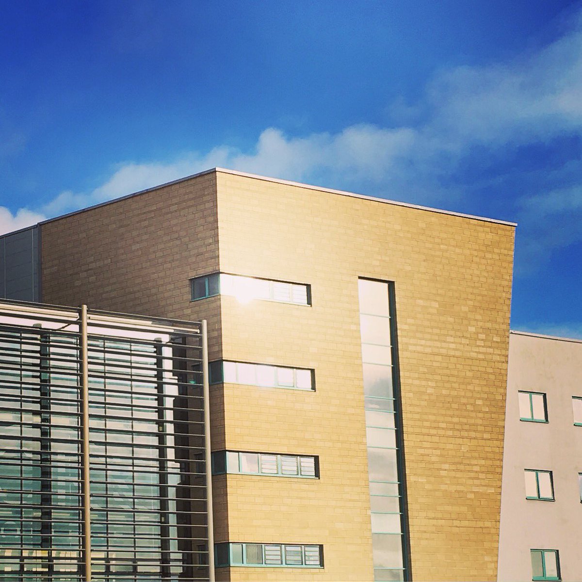 PureDC_'s tweet image. A beautiful sunny winters morning over @york_college today. It was great to get a chance to speak to the HE &amp;amp; ND design students about life as a designer. #sharingiscaring #passingiton #freelancelife #creative