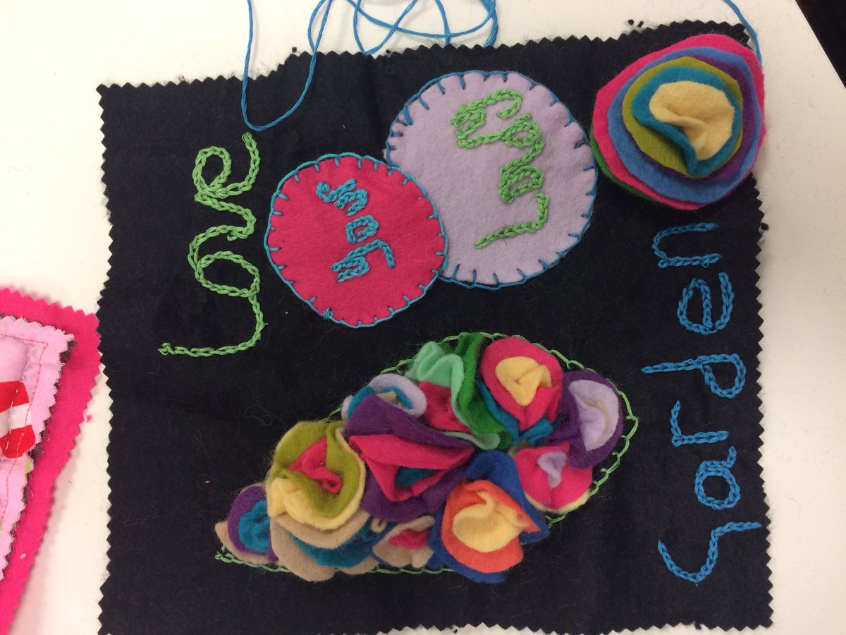 ToriaK_75's tweet image. Good art day @LeedsArtGallery   @Union105 #craftivism #art #MakingTheWorldABetterPlace #love #stitch #sew