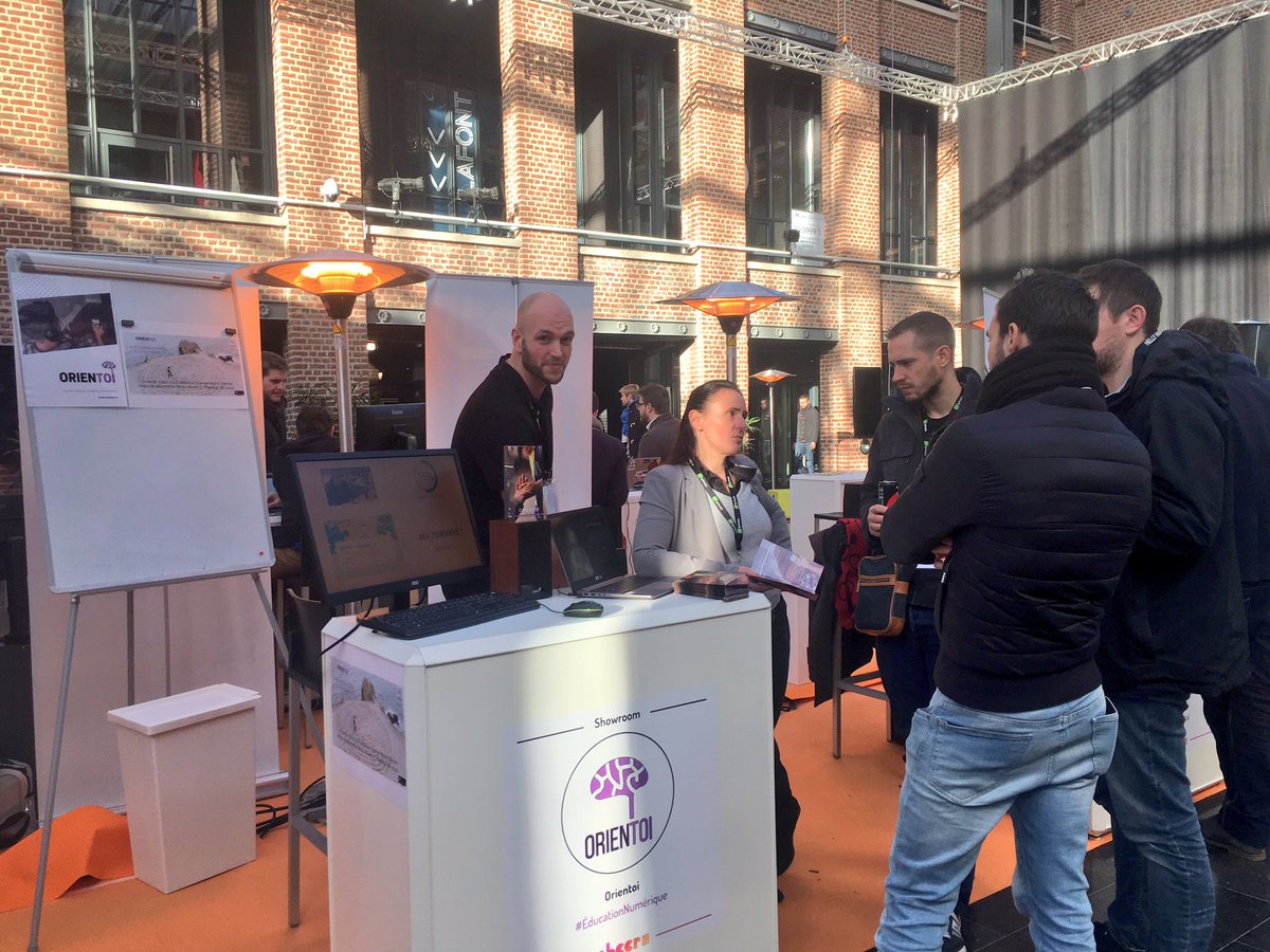 #Cheers17 Démonstrations des innovations positives par les #entrepreneurs #tech d'#EuraTechnologies @cheerslille Ça "déCheers" 😜