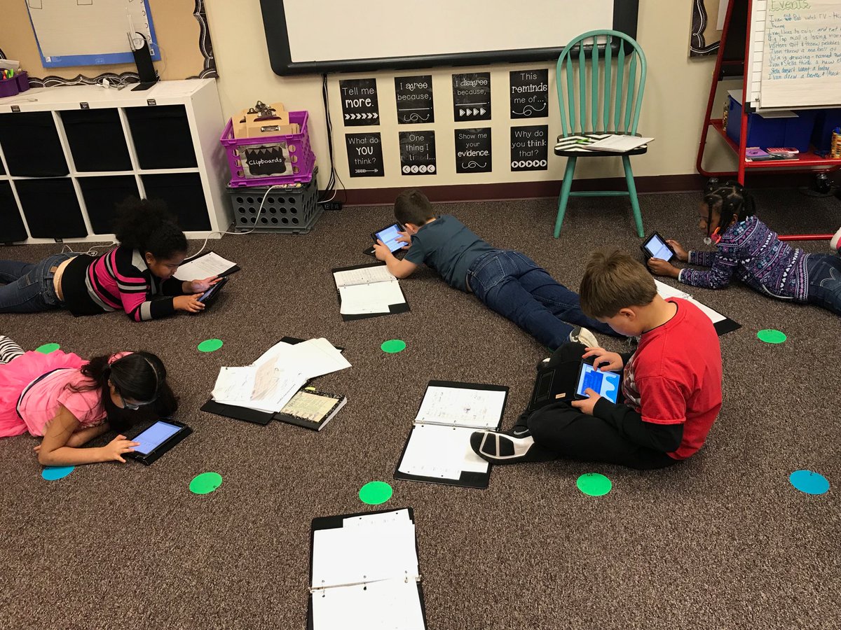 LA3rdHorntvedt's tweet photo. Using #BookCreator to publish our personal narratives. #writing #gfpsla https://t.co/C5kelzBmsk