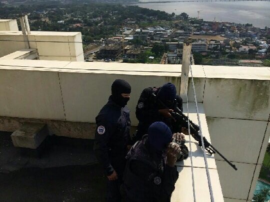 PLP178151's tweet photo. @gerardcollomb @SecCivileFrance @prefpolice @Gendarmerie @PoliceNationale @Place_Beauvau @j_gourault @gouvernementFR @EmmanuelMacron @Elysee @EPhilippePM @sommetuaue2017 Avec nos camarades de l’#UIGN en « mentoring ». https://t.co/5ciZByu9Q8