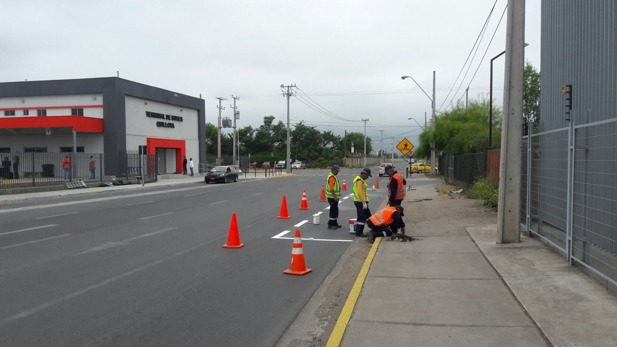 dttquillota's tweet photo. Instalación parada locomoción colectiva local frente a terminal de buses de Quillota https://t.co/DSBuSBOAbp