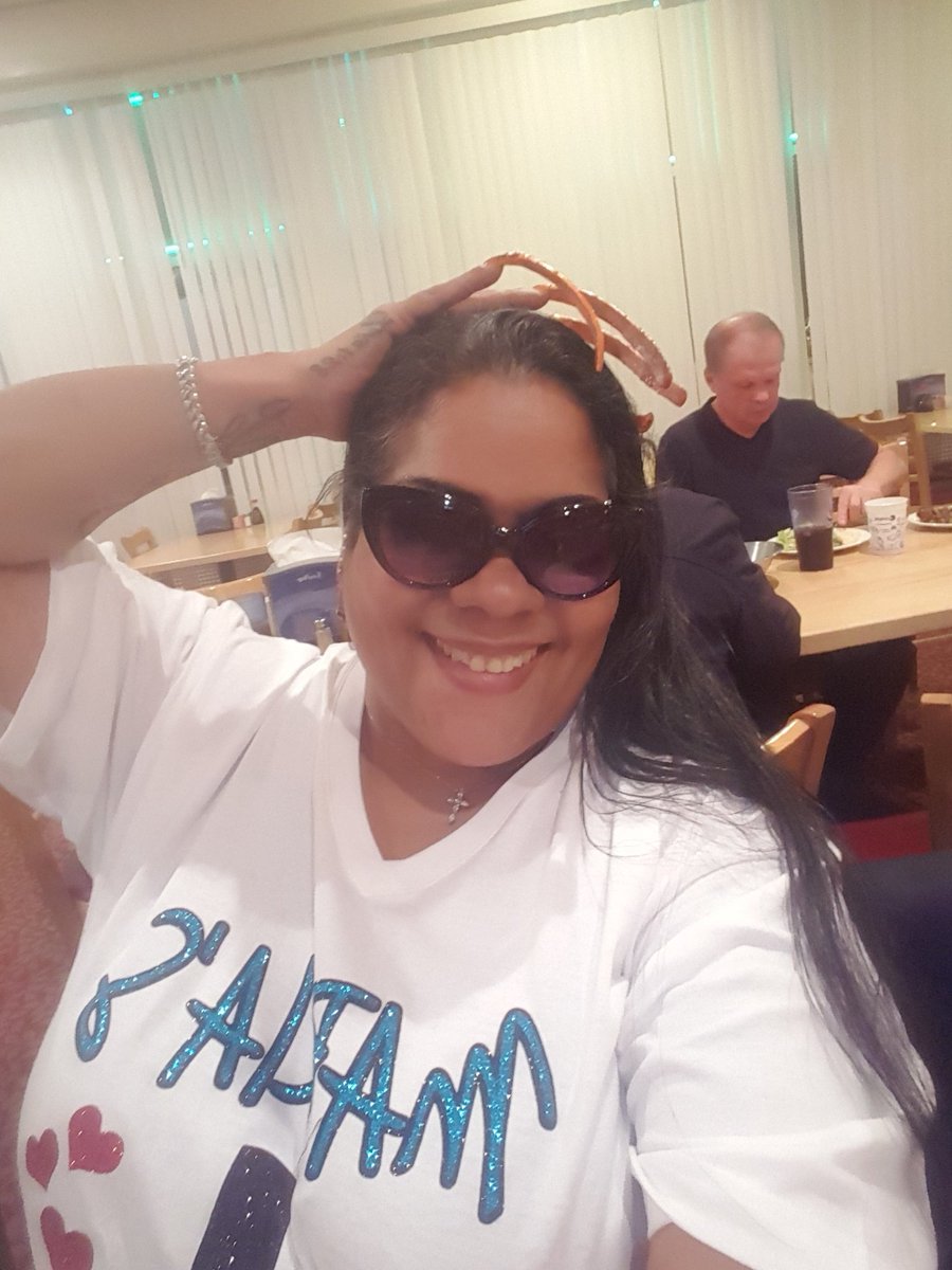 AnaOtano1's tweet photo. #LongNailsRule https://t.co/x2BOJ2AsP0