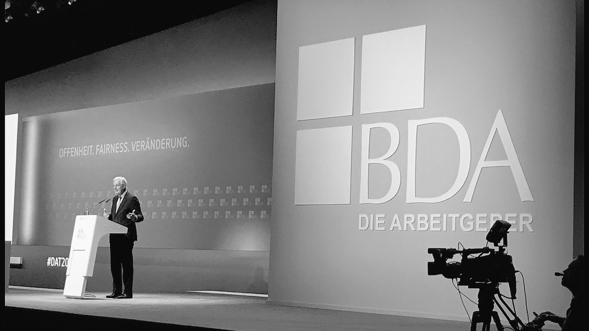 DanielFerrie's tweet photo. “Die Zukunft der EU ist wichtiger als der #Brexit.” Missed @MichelBarnier’s two speeches in Berlin today? He spoke first at #BSC2017: https://t.co/IHSe4POclK, then at #DAT2017: https://t.co/m9yhfe7iDf https://t.co/RNIoKQdMMu
