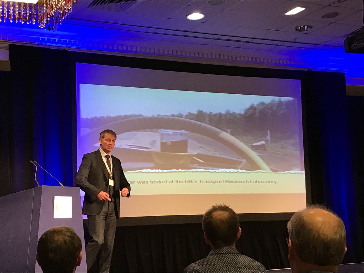 AndyProctorPNT's tweet photo. Richard Cuerden from @NewsfromTRL details the 4 trends in autonomous vehicles and that they are nothing new. The UK was doing it in the ‘60s! #inc2017 https://t.co/uNeMZb2qav