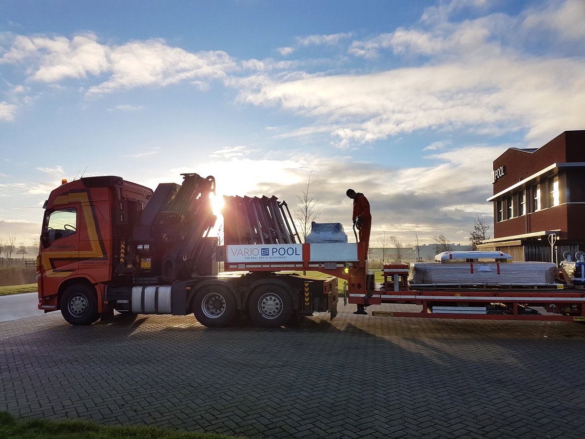 Variopool's tweet image. Our driver is ready to go again. Have you already seen the trailer with Variopool logo anywhere in the world?