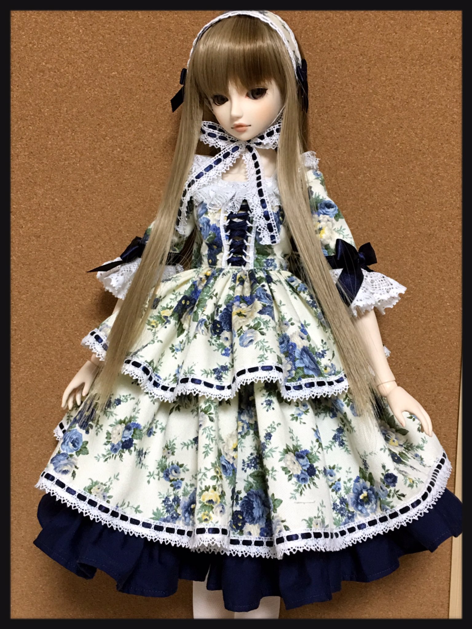 Preciousspiritの人 るちゃどぉる さんに ビジュアドール オビツ50 サイズの 青薔薇姫袖ワンピースset 青薔薇ジャンパースカートset パニエ を納品致しました 姫袖ワンピースはお嫁入りが決まりました 有難う御座いました T Co