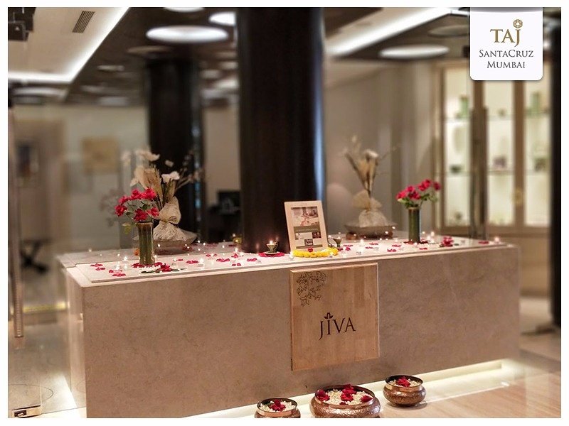 TajSantacruz's tweet photo. Give yourself the much needed break by indulging in an array of #JivaSpa treatments this #SpaNovember. Call 022 6211 5211 https://t.co/G46o3dc4Wv