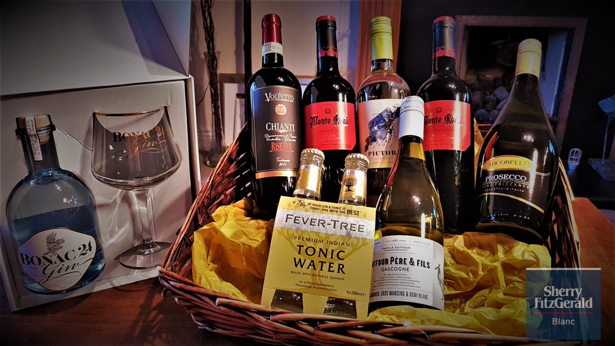 #WIN another wine presecco, choc &amp; GIN hamper from #sfblanc! Last comp of 2017!  Winner picked 21/12/17 just in time for #Xmas🍾🍾🍾 #RT &amp; #Follow to enter. #giveaway #Competition