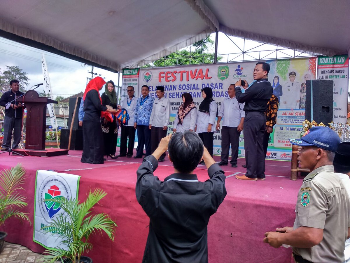 Gerakan Mewarnai PAUD ke Kec. Gandusari hari ke-2Festival PSD kec. Gandusari 29/11/2017 <a href="/kmngenerasi/">GenerasiSehatCerdas</a> <a href="/KemenDesa/">Fast Track Travel</a> @PokjaDesa <a href="/Kemdikbud_RI/">kemdikbud go id</a> <a href="/BankDunia/">World Bank Indonesia</a> <a href="/namakuimut/">Indonesia desaku</a> <a href="/datinpsd2016/">DatinPSD2017</a> <a href="/RadarTrenggalek/">Radar Trenggalek</a> <a href="/portalSURYA/">SURYA.co.id - Tribun Network</a> <a href="/antaranews/">antaranews.com</a> <a href="/mna_______/">Mochamad Nur Arifin</a> <a href="/umi_bachsin/">Arumi Bachsin</a>