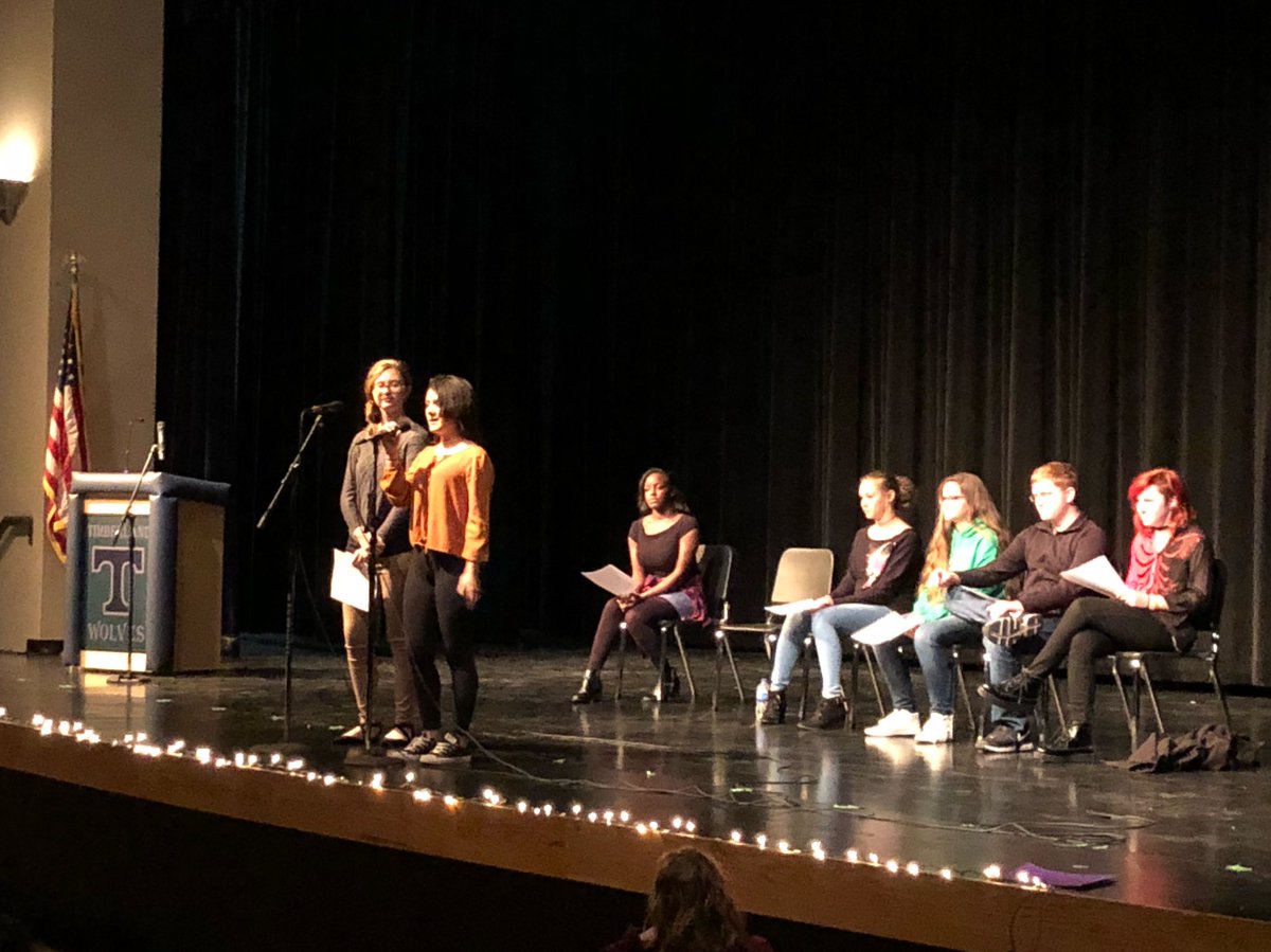 LinkLeadersTHS's tweet photo. @THSlitfest is off to a fabulous start! Powerful student poetry on a platform carefully organized by some passionate Contemporary Lit students. Canโt wait for the rest of these sessions! #LitFest17 https://t.co/8WcLhwaQw4