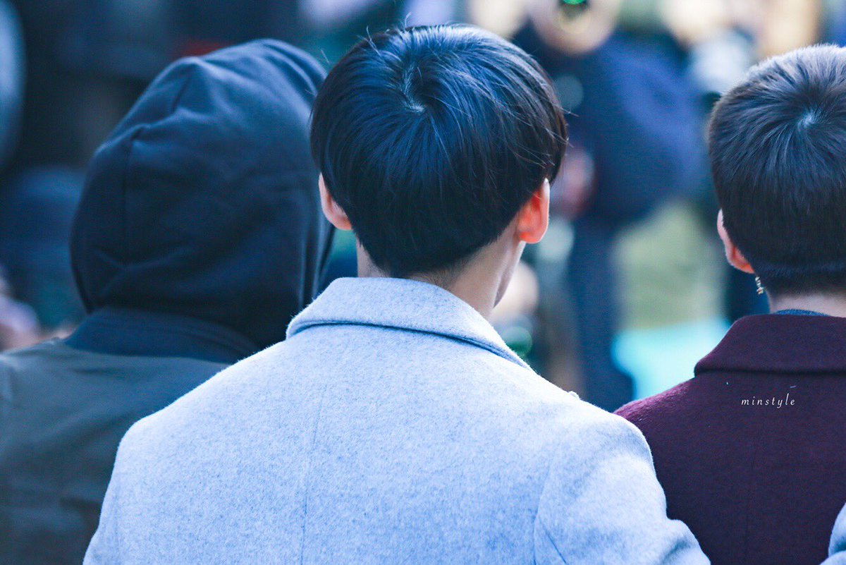 btob2minstyle's tweet photo. 171027 뮤직뱅크 출근 
#BrotherAct.
#비투비 
#이민혁
@btob2mh 
민혁 생일 축하해😊 https://t.co/YLtxDnjE59