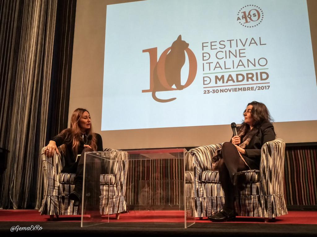 GemaEsRo's tweet photo. "Il linguaggio della natura al femminile"
La crítica d' arte, Adriana Rispoli, presenta #TheLack un film di @MASBEDO @iicmadrid #10FCIMadrid 🇮🇹📽️@FCIMadrid #ViveElCineItaliano https://t.co/vZ0pQs8R8z