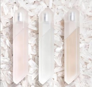 PalacinkaBeauty's tweet photo. Looking for a #Fragrance Gift That's Sure To Get Their Attention? Try @KimKardashian @KKWFRAGRANCE Crystal Gardenia Citrus https://t.co/NkhddAe8jh #perfume #giftguide #giftpicks #giftsforher #beautyblog #fragranceblog #fragrancereviews https://t.co/yMoE8nZ7ja
