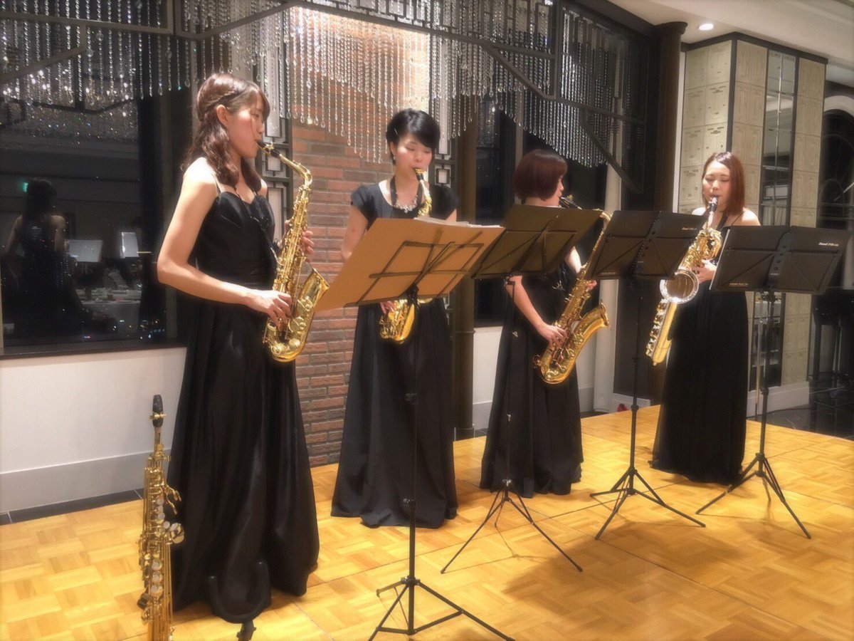 BREMEN_SAX4's tweet photo. 今日は京橋のモントレ ラ・スールホテルにて本番でした🌙
ディナーを楽しんでいただきながらのコンサートで、久しぶりにドレスで出演しました👗💕
また12月に本番があるので後日宣伝させていただきます🎷 https://t.co/KxygJsJZw8