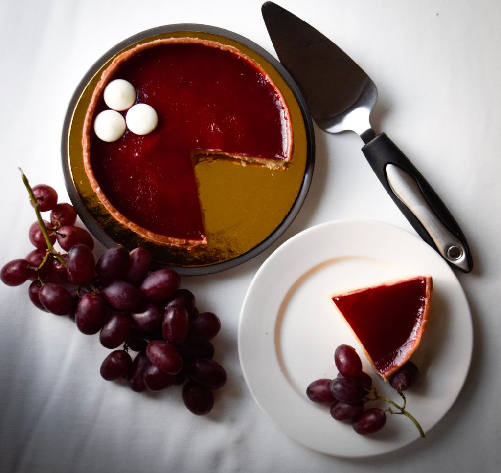 passion fruit raspberry tart!

#tart #passionfruit #raspberry #hotovenbakerycafe #bakery #toronto #delicious #baking #dessert #sweets #tarts 
#elegant