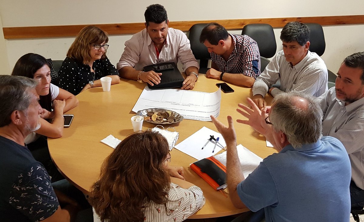 AAPPCE's tweet photo. Ayer compartimos un fructífero debate y diálogo interinstitucional organizado por #Ciasfe2 y Fundación #SantiagoCrespo, entre varias entidades del #agro de Santa Fe; acerca del lugar de las #BPA frente a las demandas de la Soc. https://t.co/nLlql71l88