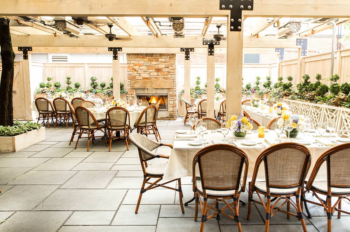 We've made going to The Christmas Revels easy. We offer #FreeParking at the Broadway Garage &amp; a delicious partnership with <a href="/DineAtHarvest/">Harvest Restaurant</a> who are giving Revels fans 15% off their meals!  revels.org/shows-events/c… …