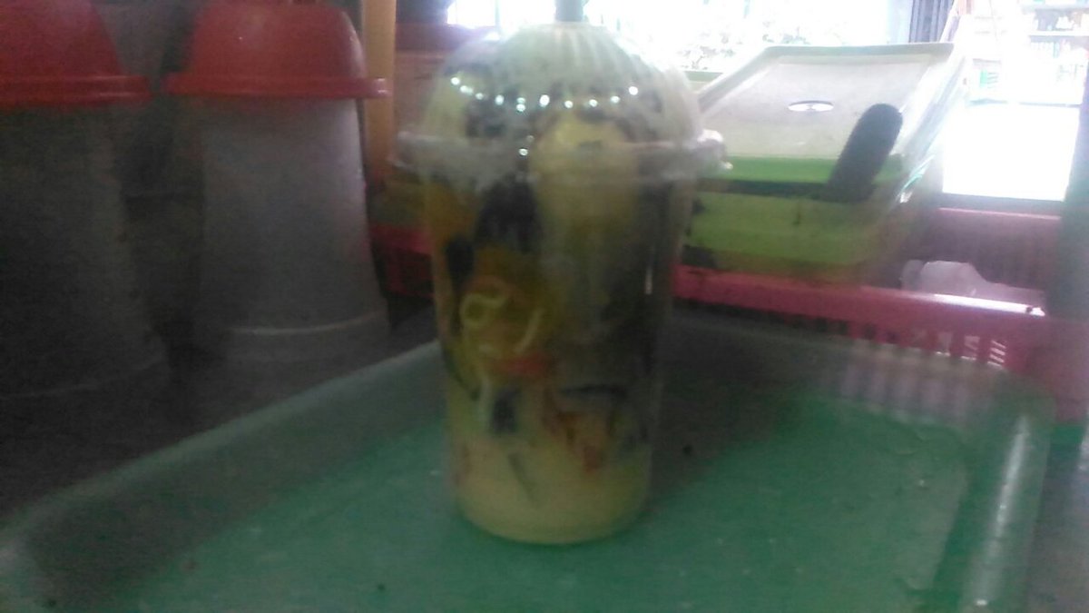 jello_es's tweet photo. Ini es jello enak murah lagi hanya 4k banyak toppingnya+ ada eskrim nya ayo buruan beli dijamin enak https://t.co/FOQDzR6Ptp
