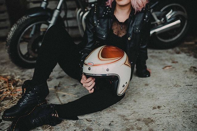 This classic Bell Custom 500 Helmet is stunning!
Get yours here >> bit.ly/2hckapu
Featuring this Suzuki GS550L 1983 Bike <3
msgbikegear.co.uk
#bike #bikelife #motorbike
#bikeshop #motorbikeshop  bikegear #motorbikegear #ukbikeshop #suzuki #bikerchick #canon