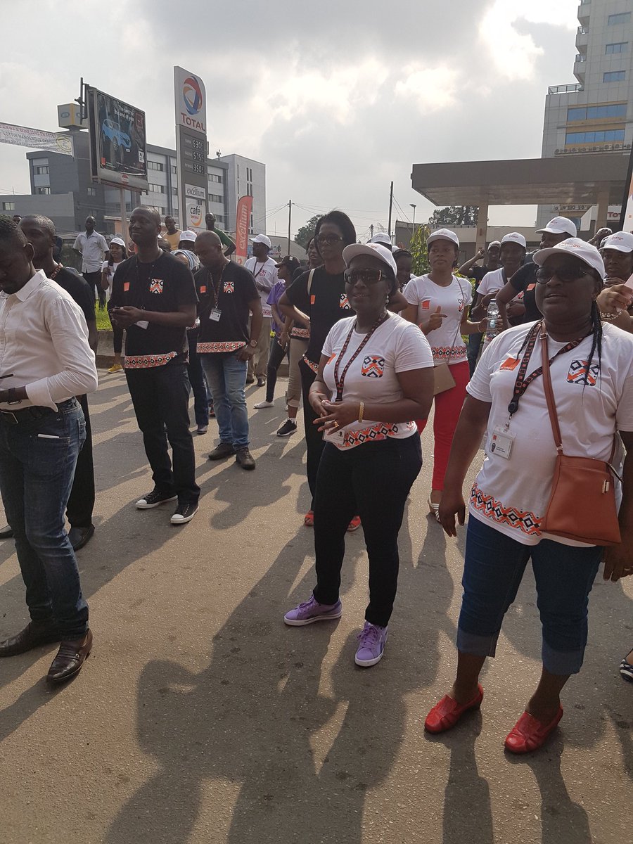 EvelyneEnguelle's tweet photo. Journée tous vendeurs à Orange Cameroun https://t.co/ktZWRz4YyE