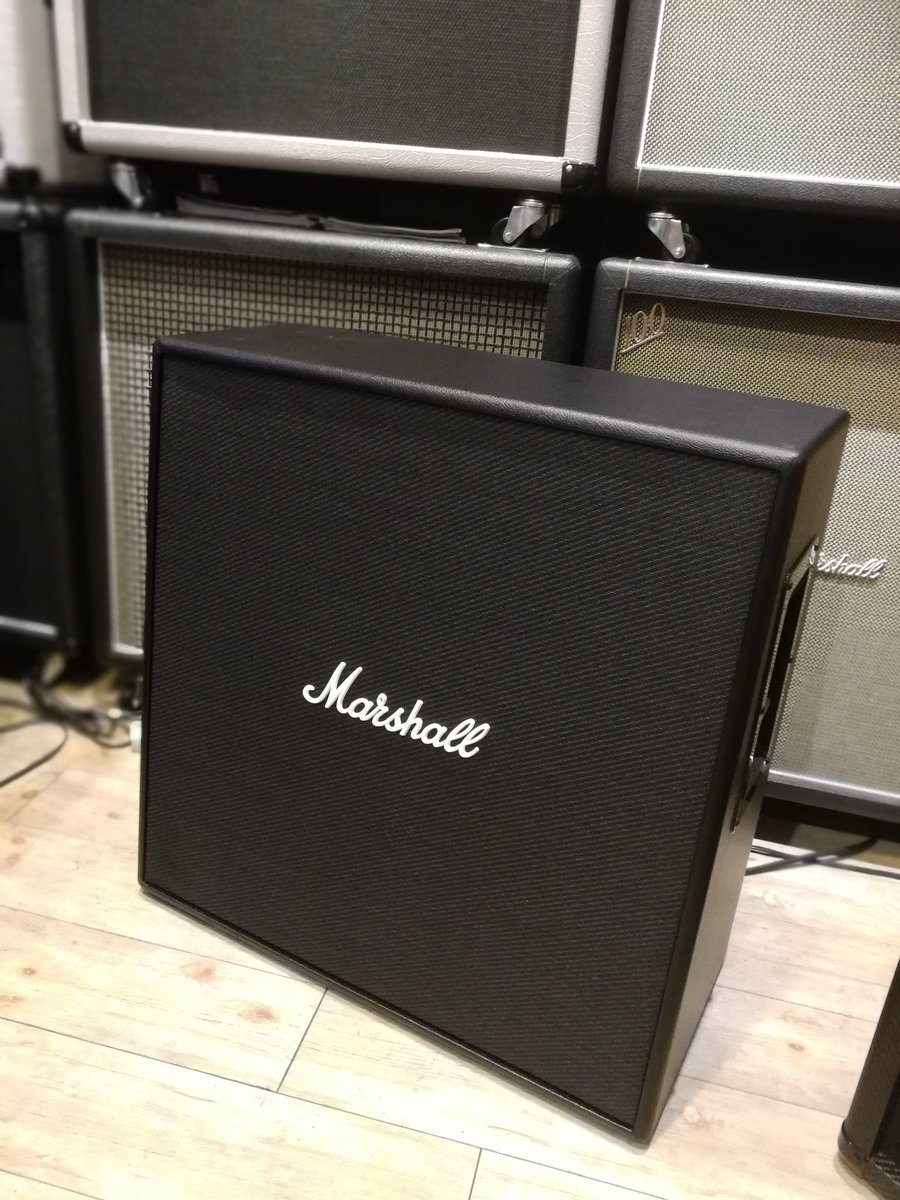 wpp_ikebe's tweet photo. コストパフォーマンスに優れた
CODE100Hにベストマッチな
新製品のキャビも入荷！
キャスターが取り付けられるようになっています！
※キャスターは別売です。
#Marshall 
#CODE412
https://t.co/VVRuUFmZtA https://t.co/qz14JPfQXe