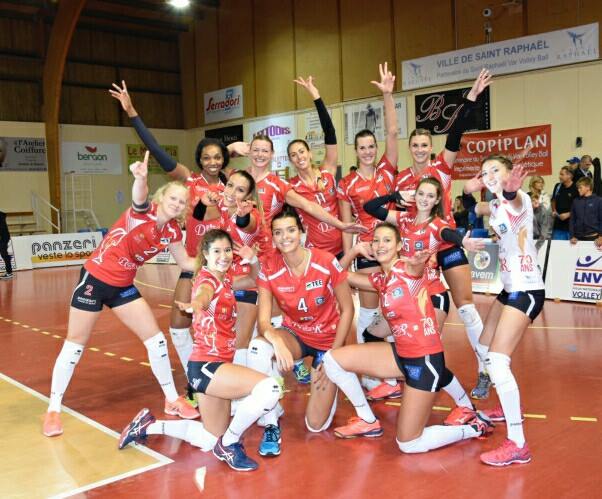 LichaVoley's tweet photo. #CopaDeFrancia @LNVofficiel  - 8vos de Final (28-11)
@SaintRaphaelVVB (@julilazcano) - @Pavvb 3:1 (22:25, 25:17, 25:20, 25:16)
@EliteVCMB - @Mon_EVB (@NatiAispurua) 2:3 (25:21, 22:25, 20:25, 28:26, 9:15)
Bravo aux Panthères !!! https://t.co/sflNybZecC