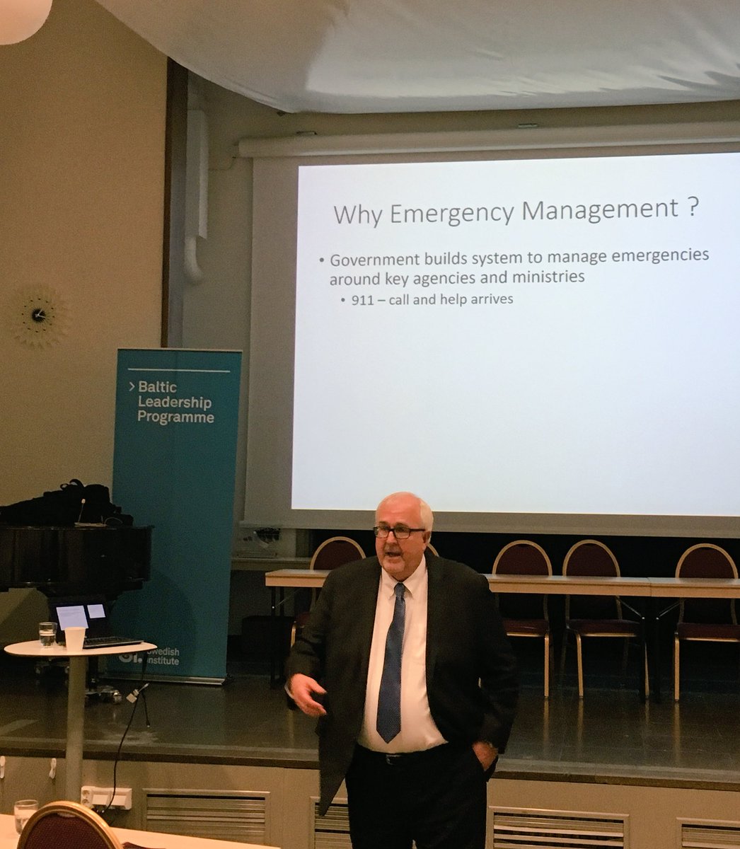 BalticSea_SI's tweet photo. Inspiring discussions with Craig Fugate, former Director of U.S FEMA, on Emergency Management at the #BalticLeadershipProgramme Secure. #SI,#PASecure,#EUSBSR https://t.co/hQhDmXENNS