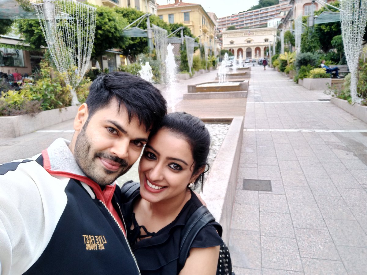talk2ganesh's tweet photo. A beautiful afternoon in a small town  along the Italian Riviera 😎😎 😍😍 @Nishaganesh28 
#Italy #TravelDiaries #TravelFreaks https://t.co/UgCmCIzUg1