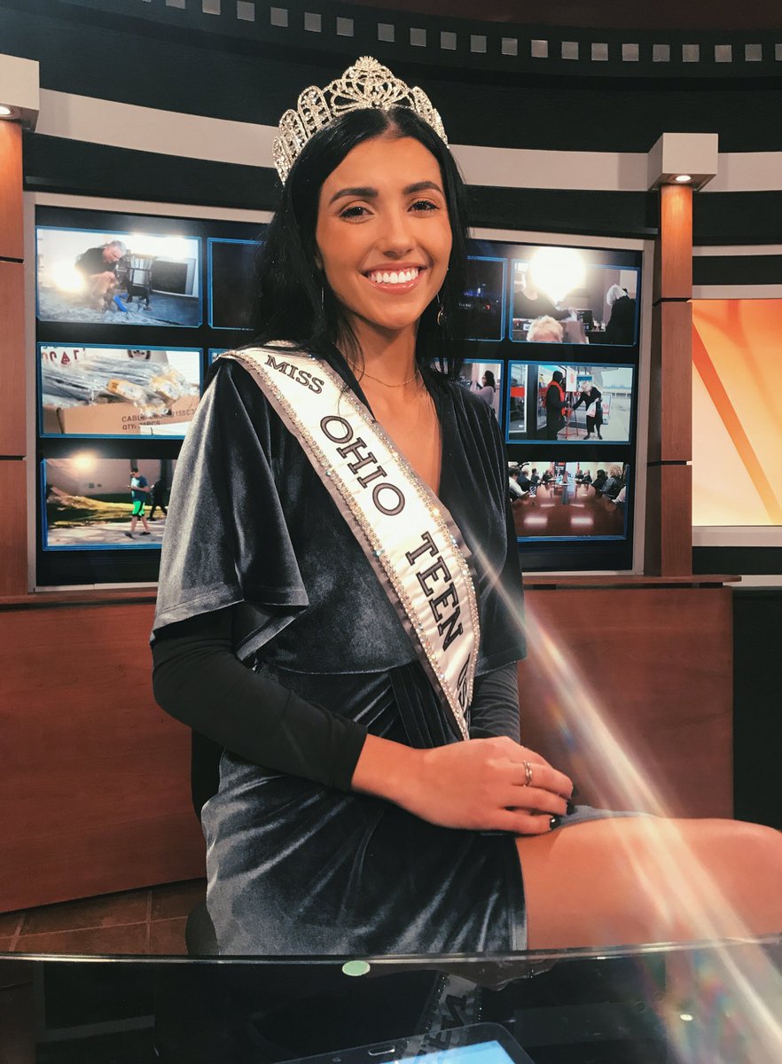MissOHTeenUSA's tweet photo. media day!!!!๐ฅ #MissOhioTeenUSA #procprod #roadtomissteenusa #21News https://t.co/SH9IJfSZJQ