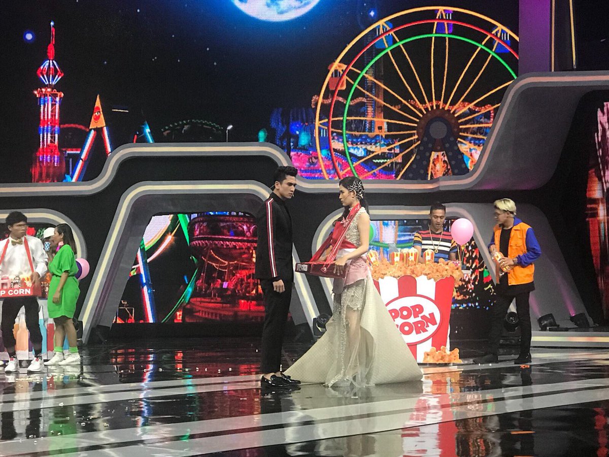 Kamu pendukung pasangan Vino dan Laras, menurut kalian gimana nih drama musicalnya?

#SCTVAwards2017