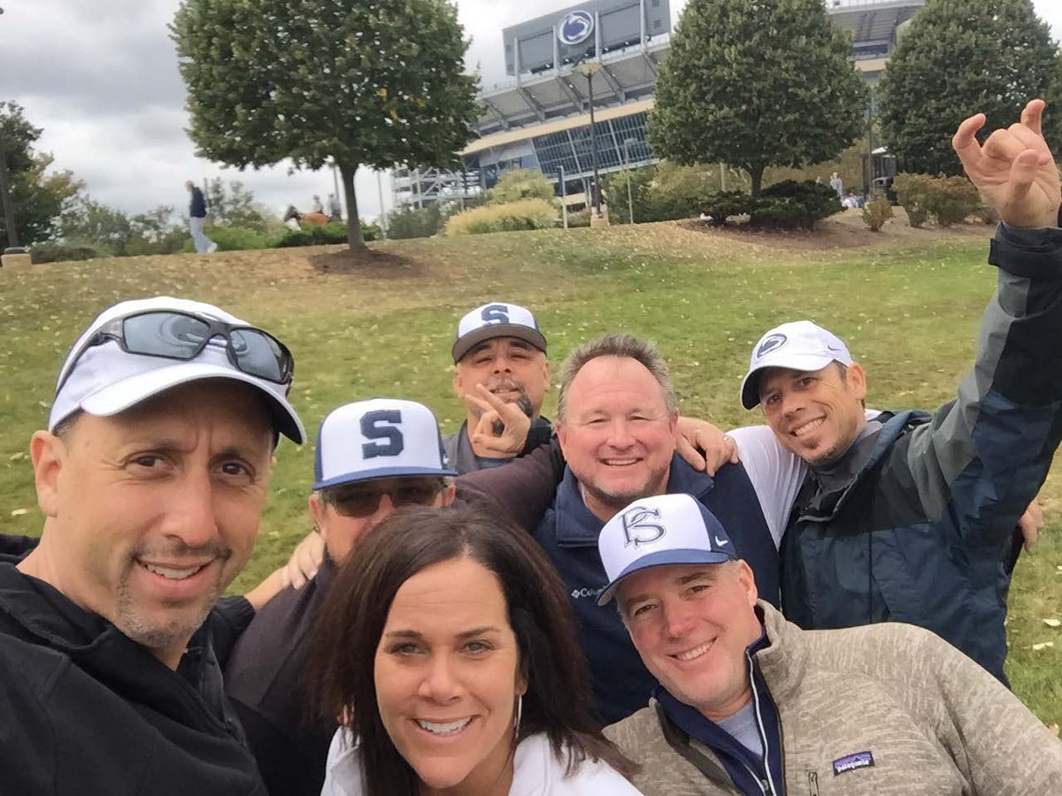 Happy Birthday to the man in the middle of it all <a href="/16RobCooper/">Rob Cooper</a>! Wishing you love and happiness on your special day and to many, many more! #birthdayboy #weloveyoubunches #Deaconsdad #bestfriend