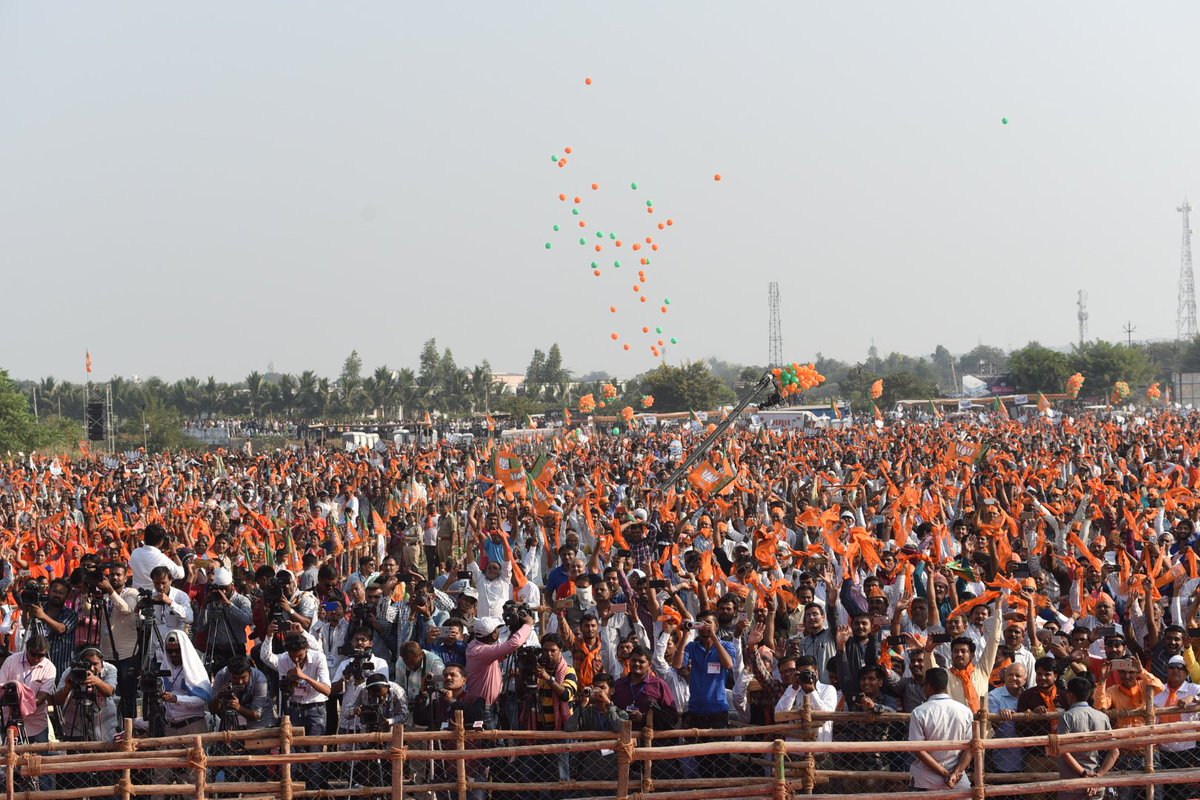 narendramodi's tweet photo. આજે મોરબી, પ્રાચી, પાલીતાણા અને નવસારી માં સભાઓ સંબોધિત કરી. https://t.co/oY16vnUFLJ