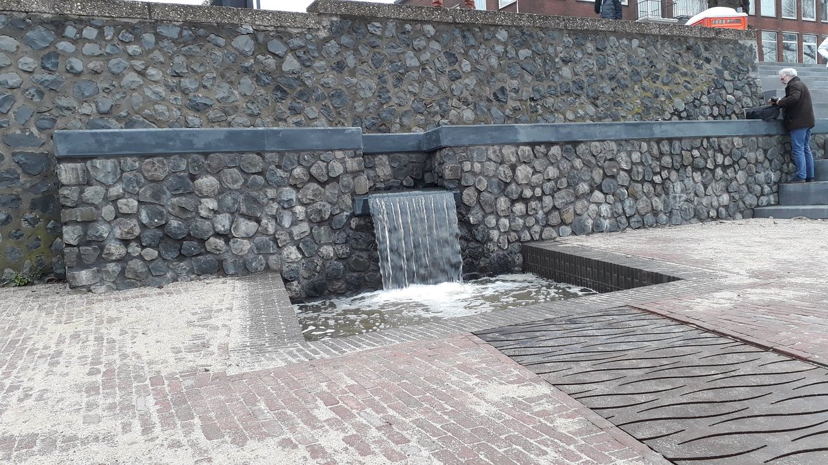 PeekHans's tweet photo. Vandaag de Sint Jansbeek getest. Afgelopen maanden hard gewerkt om vandaag zover te kunnen zijn. Mooie samenwerking tussen @GMBtweet @Hoornstra-infrabouw @gemeentearnhem en @WaterRijnIJssel https://t.co/Brj6ThYbwk