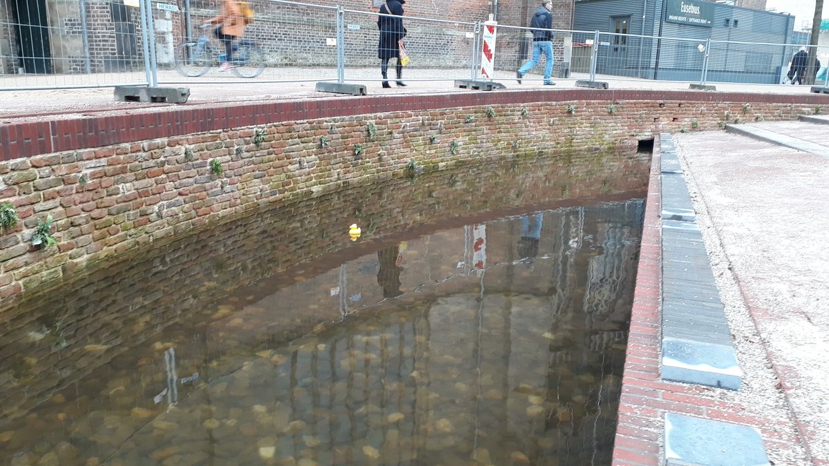 PeekHans's tweet photo. Vandaag de Sint Jansbeek getest. Afgelopen maanden hard gewerkt om vandaag zover te kunnen zijn. Mooie samenwerking tussen @GMBtweet @Hoornstra-infrabouw @gemeentearnhem en @WaterRijnIJssel https://t.co/Brj6ThYbwk