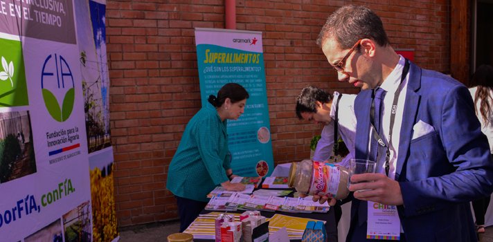 cetalimentos's tweet photo. Estudio Chile Saludable: Más del 53% de los Chilenos prefieren alimentos naturales, libres de azúcar y colorantes https://t.co/S95MxraUxz | Vía @fundacionchile https://t.co/gKSoYi2eJo