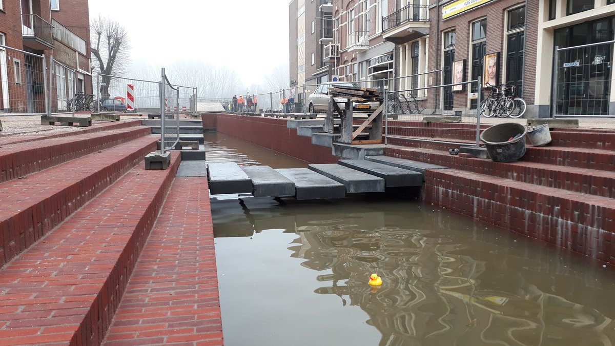 PeekHans's tweet photo. Vandaag de Sint Jansbeek getest. Afgelopen maanden hard gewerkt om vandaag zover te kunnen zijn. Mooie samenwerking tussen @GMBtweet @Hoornstra-infrabouw @gemeentearnhem en @WaterRijnIJssel https://t.co/Brj6ThYbwk
