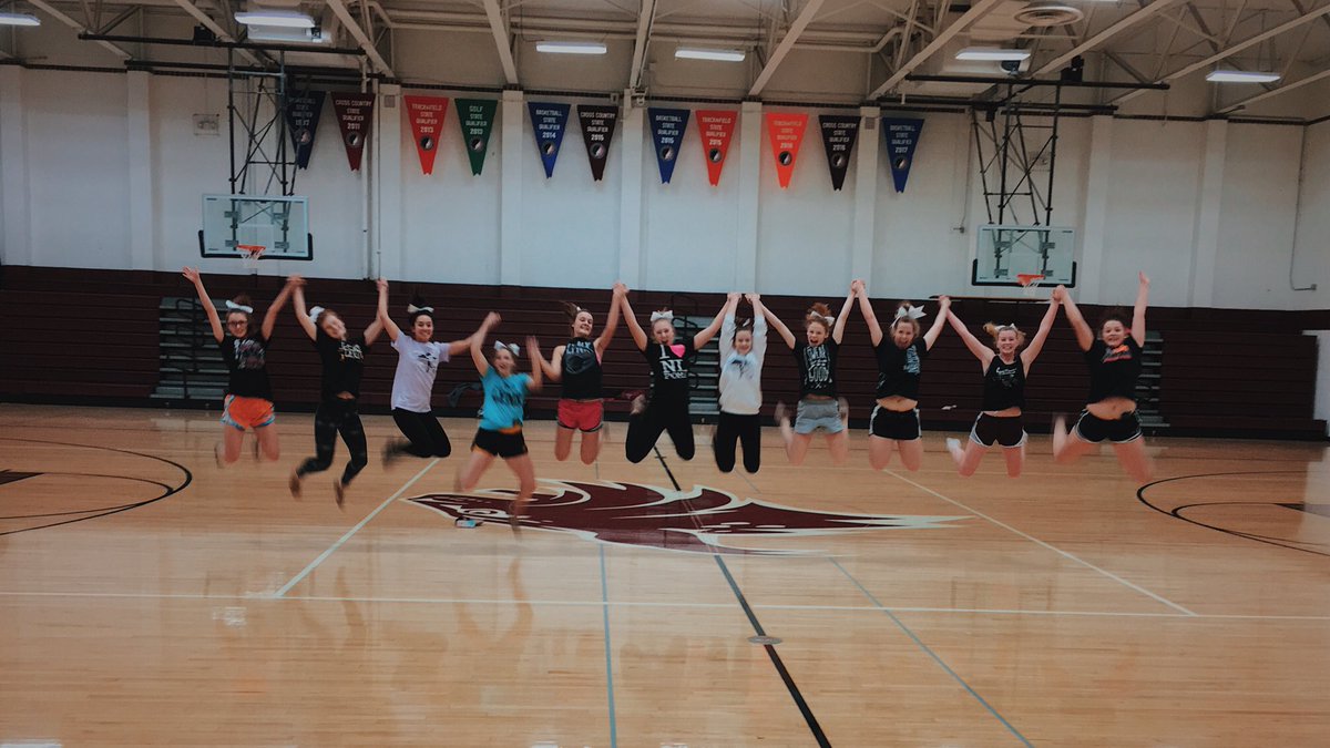 NLDance_'s tweet photo. Jumping cuz we're so excited that it's STATE EVE!! #NLDT #LynxCountry 🎀 https://t.co/qonlPxVxW3