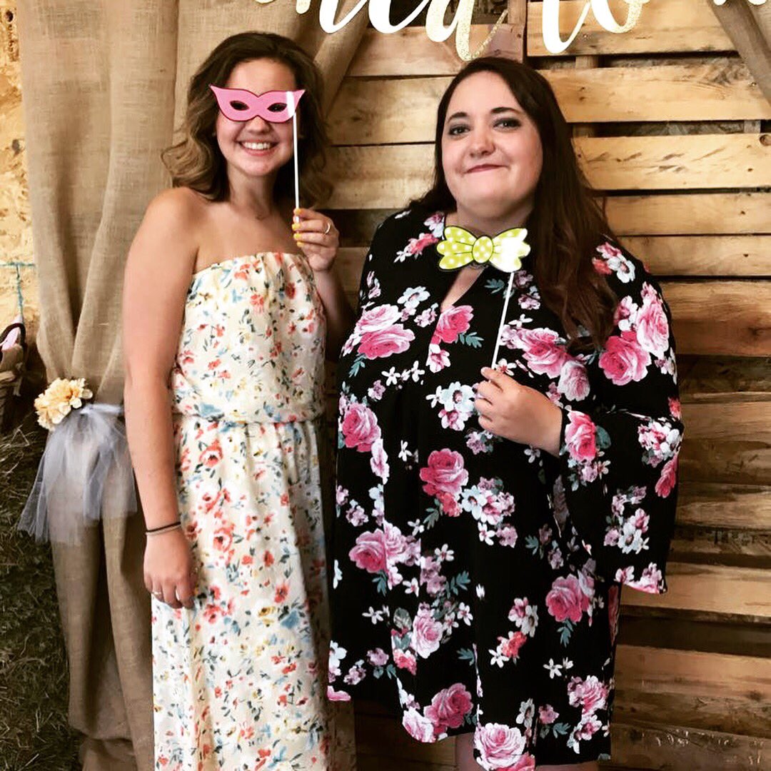 _emiiiiily's tweet photo. Let me tell you about my best friiiiend, well she’s feeling 22!! Happy Birthday @jordash1995  ❤️ YOU!! 🎉🎈🎊 https://t.co/7yGV9BMNXm