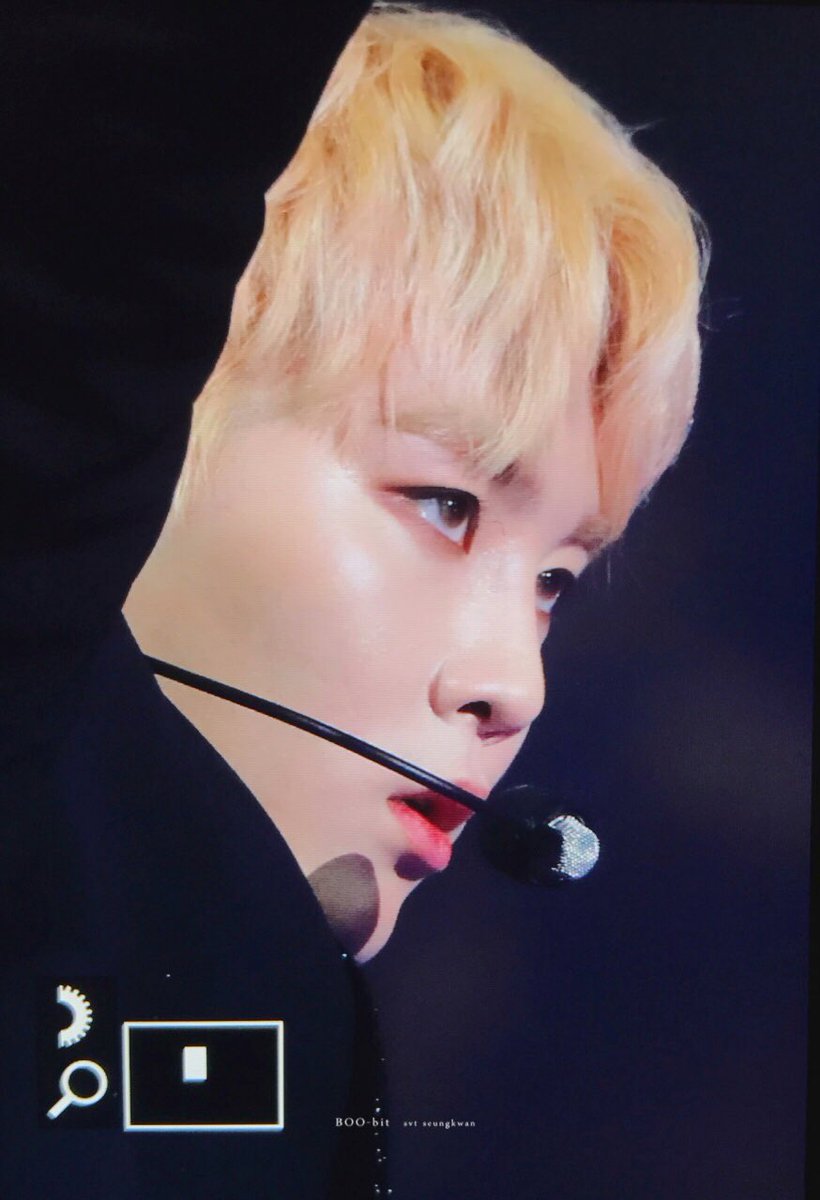 boo_bit0116's tweet photo. 171129 말랑콩똑 카리스마✨✨✨✨✨✨ #승관 #세븐틴 https://t.co/WVBo8sBoJs