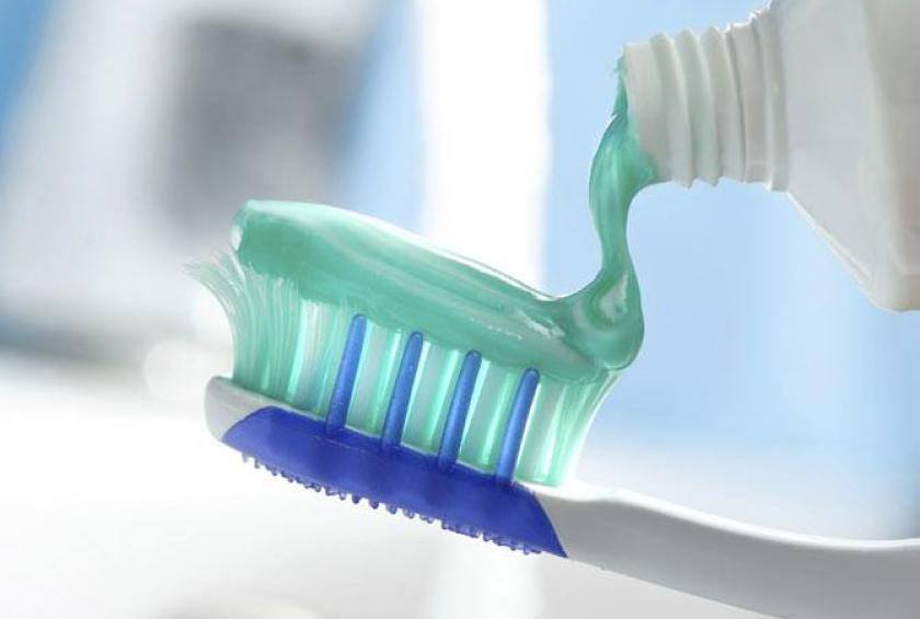 DrCassDMD's tweet photo. Tooth Decay is the 2nd most common disease in the U.S. after the common cold. Remember to #brush and #floss! https://t.co/sJApaEMb5a