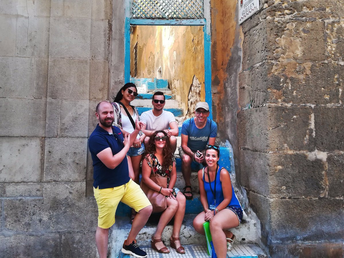 freetourALC's tweet photo. ¡Ven a #Alicante y descubre el casco antiguo con nuestro #FreeTour!

Busca el paraguas #azul y nuestras guías locales te mostrarán lo mejor del pasado y presente de la ciudad 💙

#AlicanteCity #WalkingTour #Blue #FreeTourAlicante #FreeWalkingToursAlicante https://t.co/j0hRCXV0nV https://t.co/TitxZL7qkZ
