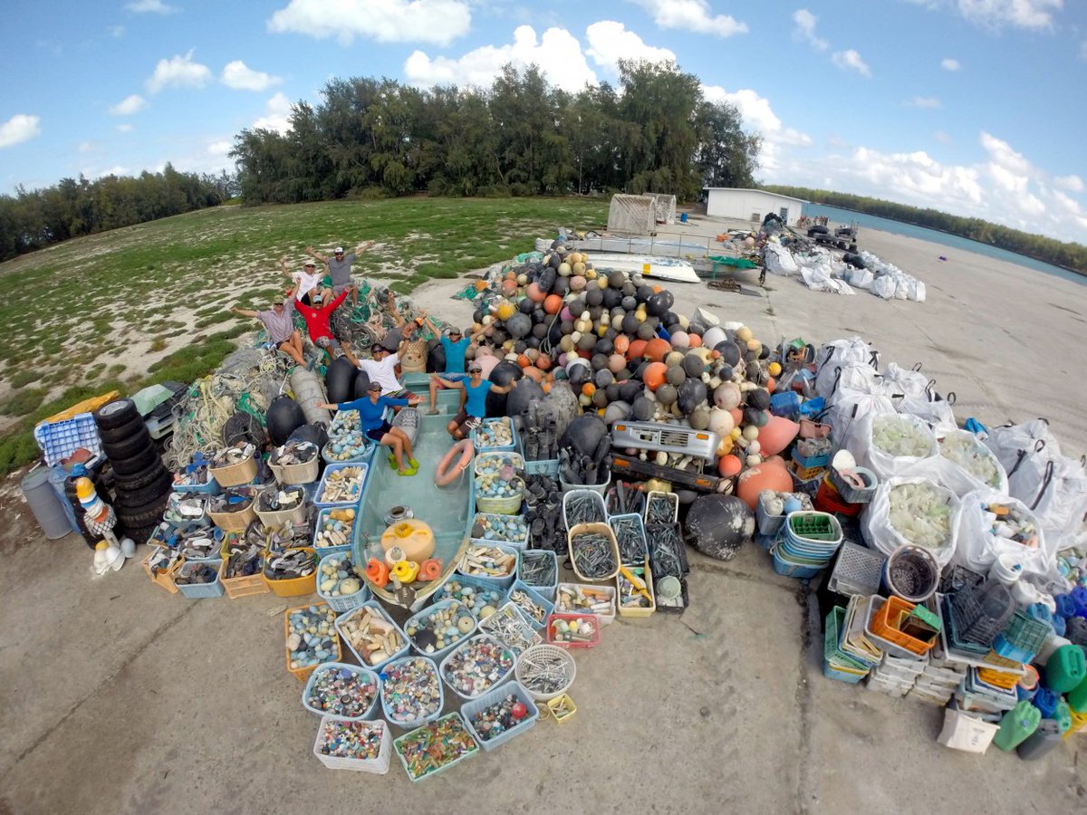 udceoe's tweet photo. CEOE #students have been working with local #smallbusiness in #Lewes to find sustainable alternatives to single-use #plastic. Join them next Wed in Lewes to hear about their proposed changes to how we shop! https://t.co/usKLNgAXCD @fish_scientist 

Photo from @NOAADebris https://t.co/P48dPjVyKR