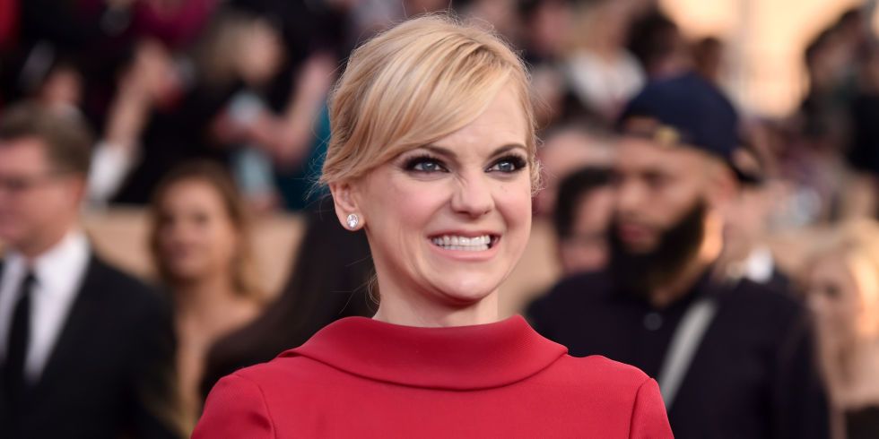 Happy birthday to Anna Faris!

Looking sooo good for 41! 