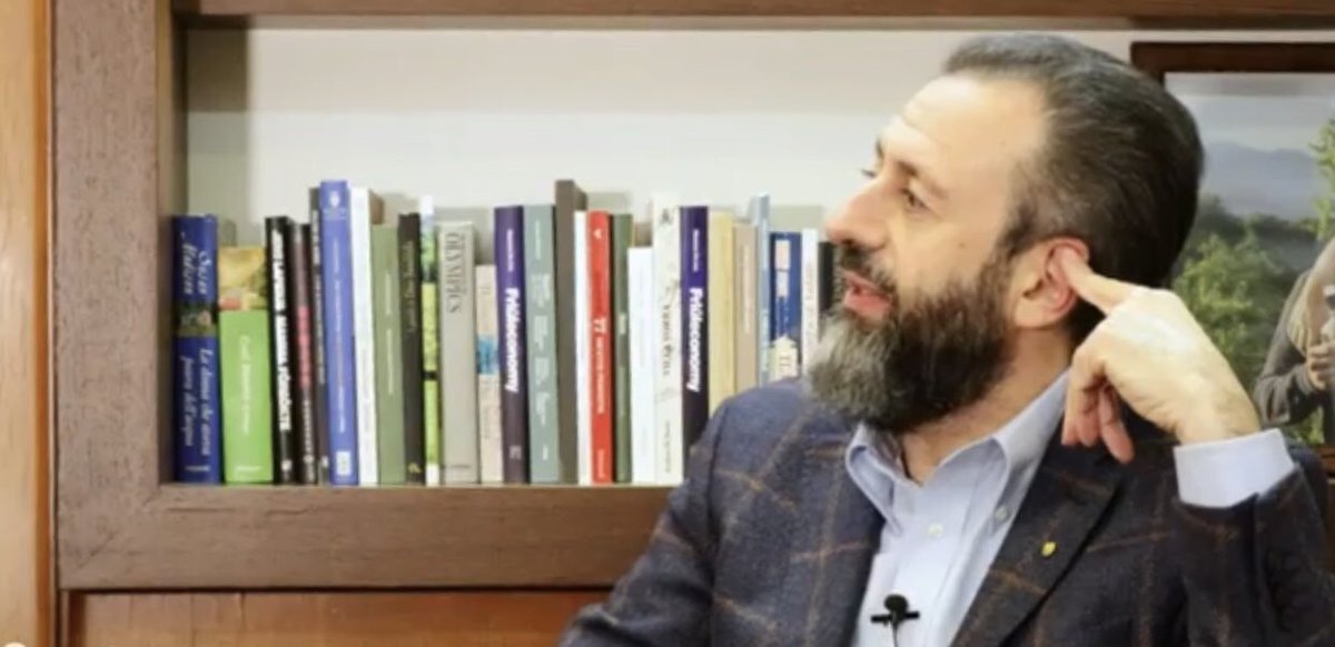 LINFORMATOFVG's tweet photo. Belviso e le grandi pulizie dell’orecchio in diretta... https://t.co/tihdD5kRkV